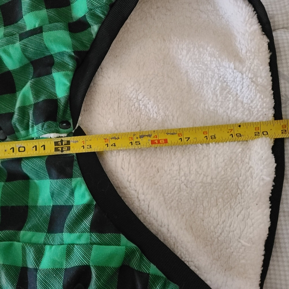 NWT XL Winter Pet Jacket PAWZ Road Removable hood - Picture 9 of 12